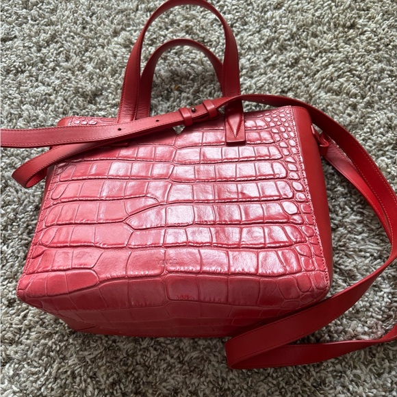 Vince Handbags - Nwot Vince. Baby Signature V Croc Embossed Leather Tote bag rusty red